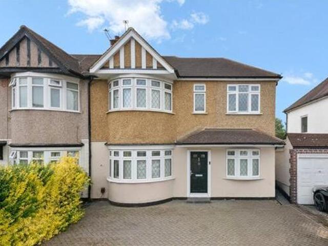 House for sale in Cat Hill, Greater London