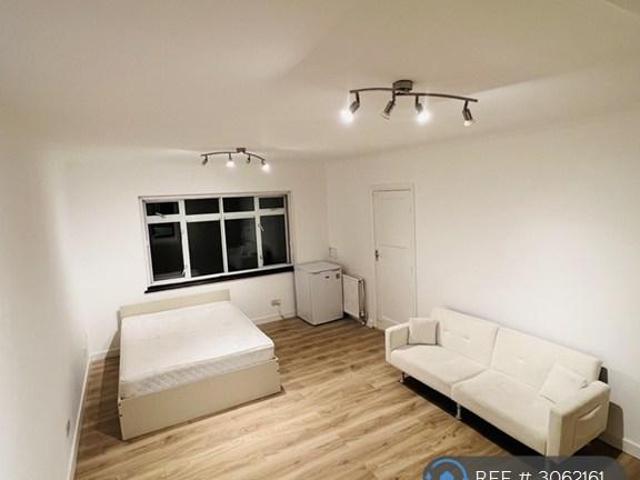 Apartment for rent in London Borough of Hillingdon, Greater London