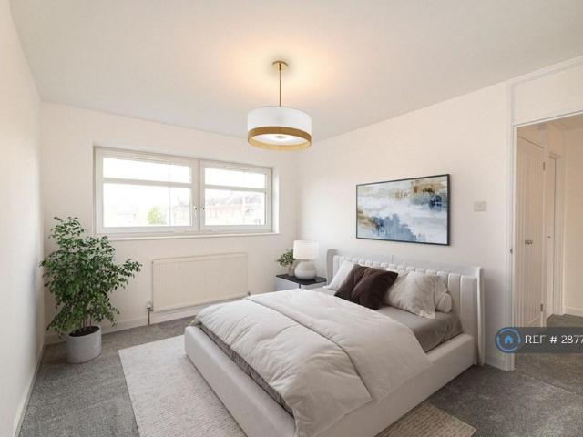 Apartment for rent in Summerstown, Greater London