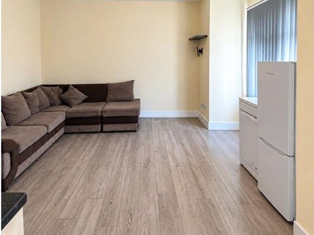 Apartment for rent in Canons Park, Greater London