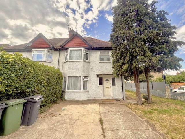 House for rent in Little Stanmore, Greater London