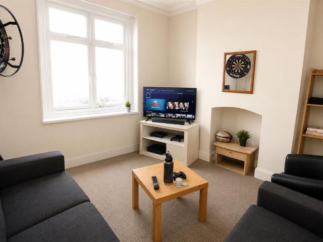 House for rent in Falcon Lodge, Wales