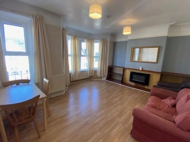 Apartment for rent in Falcon Lodge, Wales