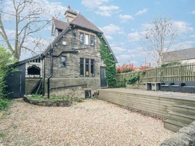 House for sale in Cleckheaton, West Yorkshire