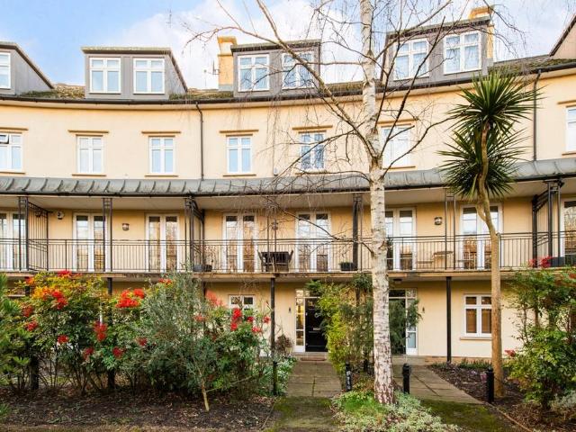 House for rent in Mortlake, Greater London