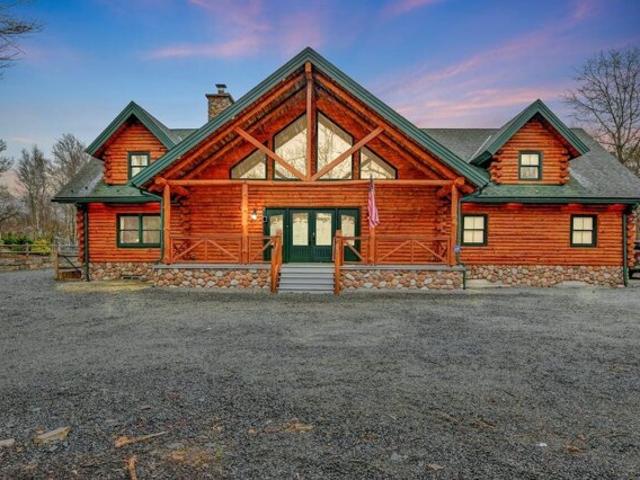 House for sale in Long Pond House for sale in Long Pond