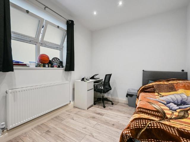 Apartment for rent in White City Estate, Greater London