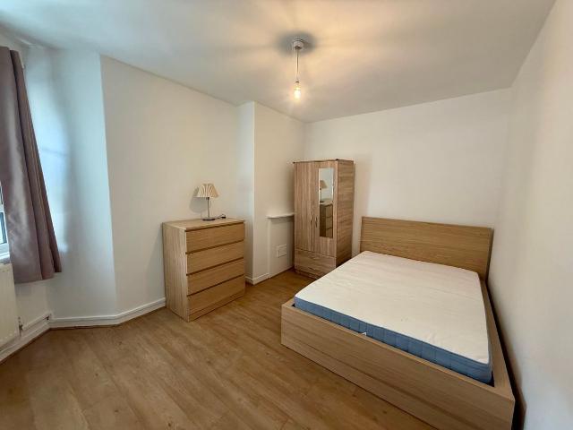 Room for rent in White City Estate, Greater London
