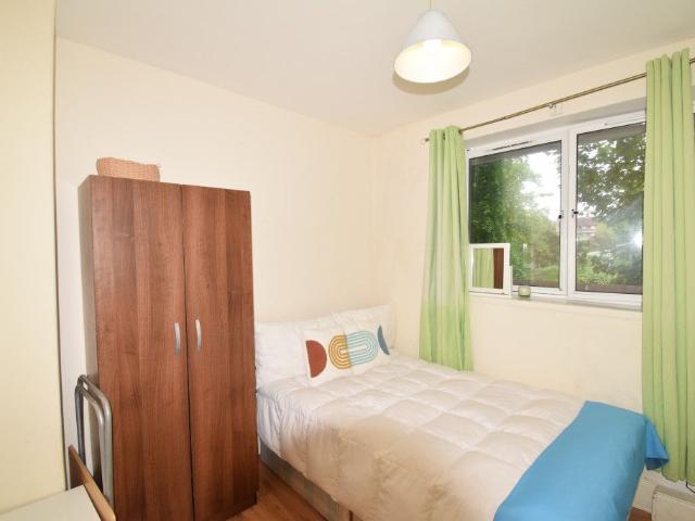 Room for rent in Shepherd's Bush, Greater London