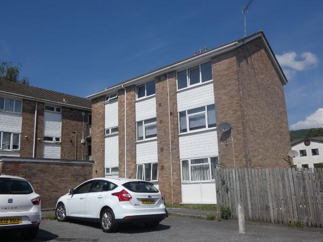 Apartment for rent in Dyffryn Clydach, Neath Abbey