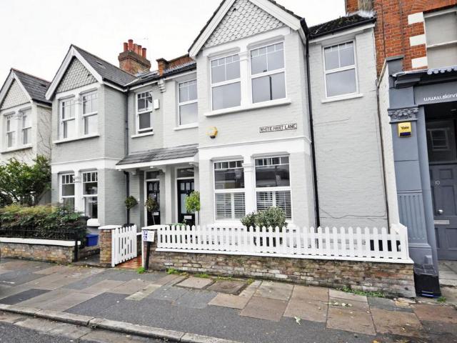 House for rent in Mortlake, Greater London
