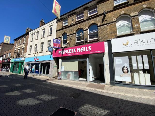 Apartment for rent in Daws Hill, Cressex