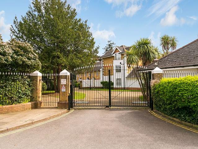 House for rent in Hampton Hill, Greater London