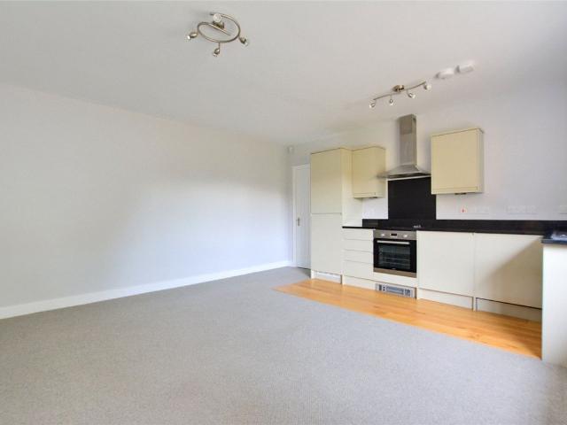 Apartment for rent in Coldharbour, Greater London