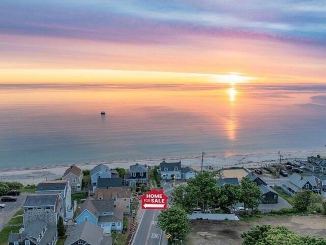 House for sale in Manomet, Massachusetts