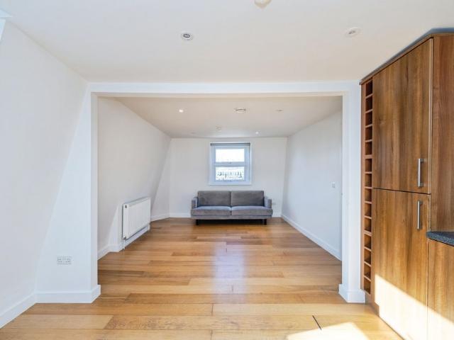 House for rent in Ratcliffe, Greater London