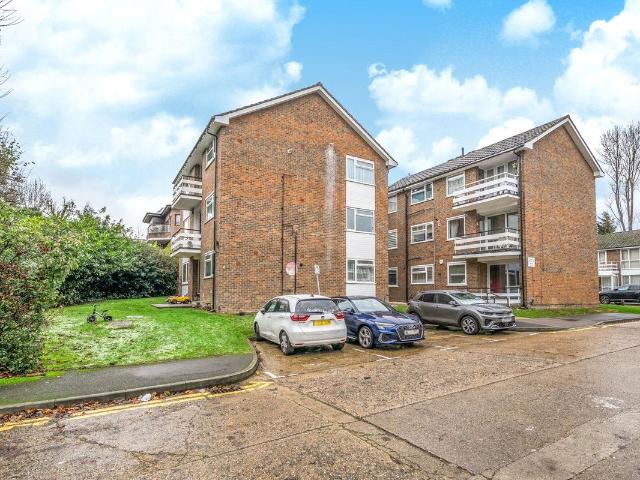 House for rent in Little Stanmore, Greater London