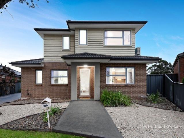 Townhouse for sale in Camerons Creek, Victoria