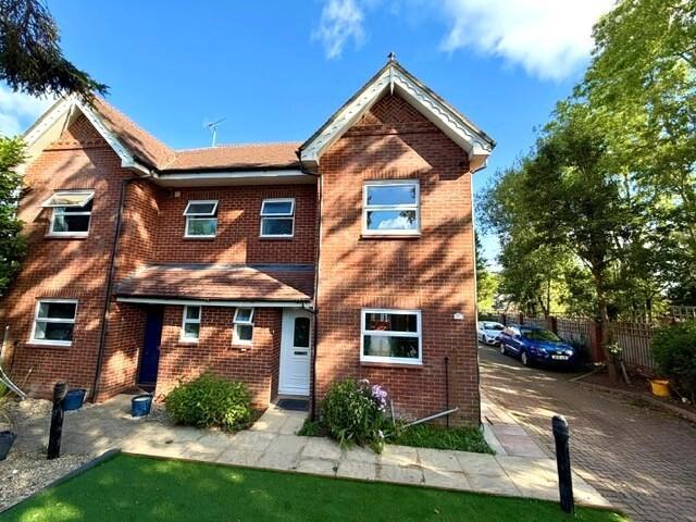 House for rent in Amersham and Villages Community Board, Amersham