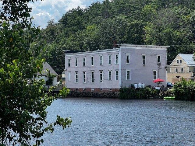 House for sale in Milton, Strafford County