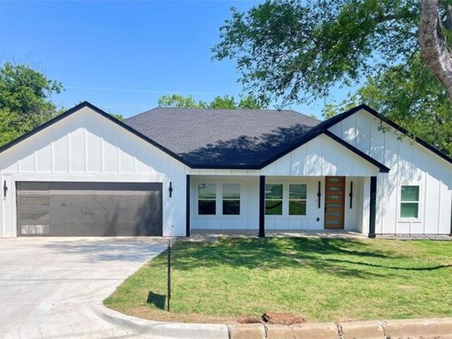House for sale in Woodway, Texas