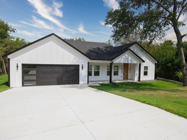 House for sale in Woodway, Texas