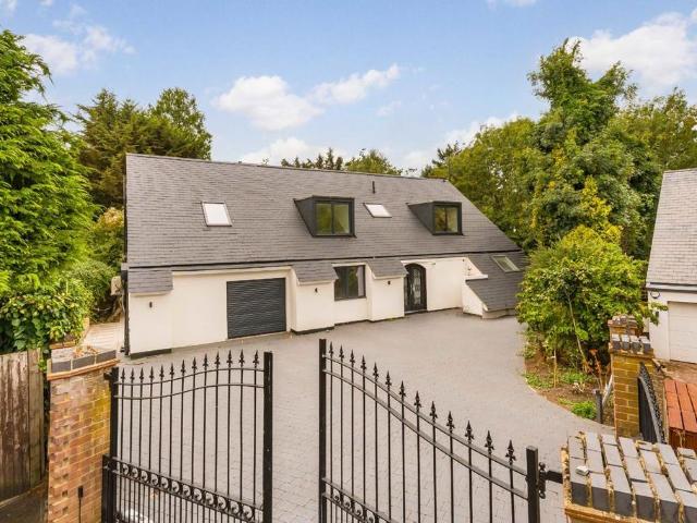 House for rent in Totteridge, Greater London