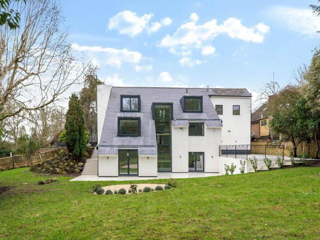 House for rent in Totteridge, Greater London