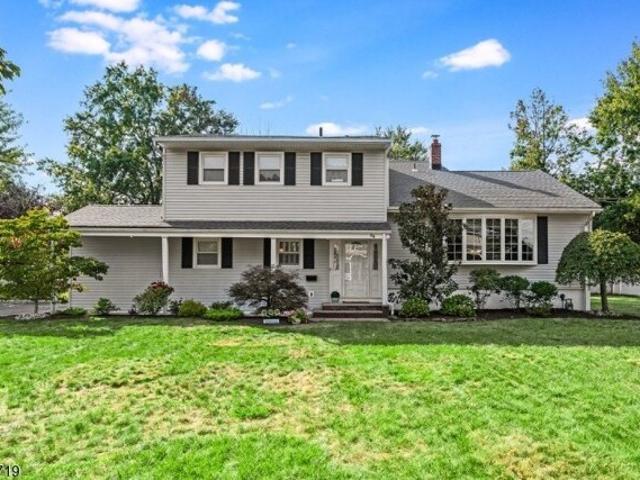 House for sale in Clark, New Jersey