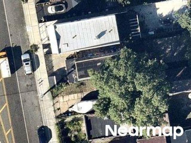 House for sale in The Bronx, Arverne