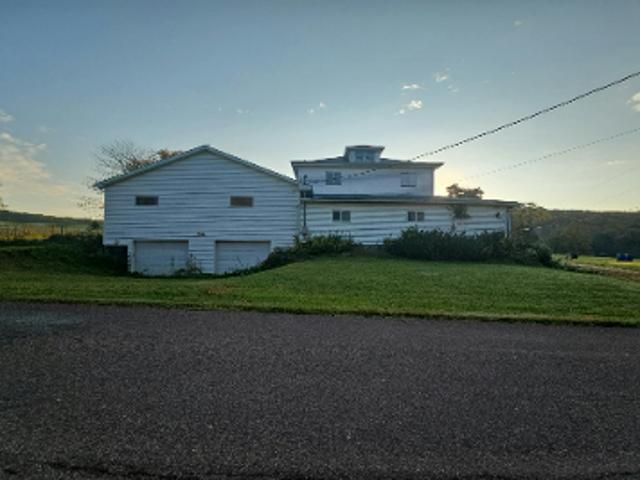 House for sale in White, Saltlick Township