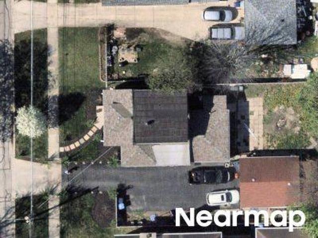 House for sale in Des Plaines, Illinois