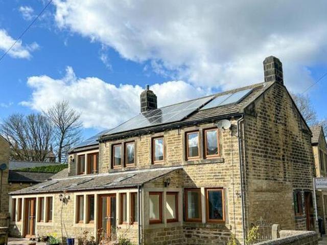 House for sale in Holmfirth, West Yorkshire