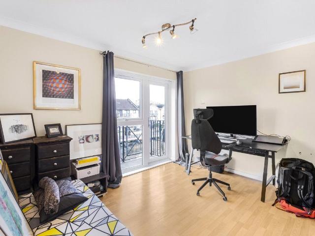 Apartment for rent in Clippers Quay, Isle Of Dogs