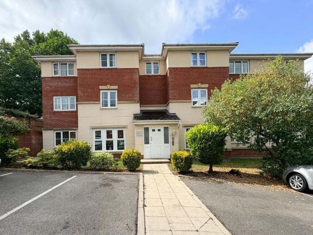 Apartment for rent in Burnedge, Greater Manchester