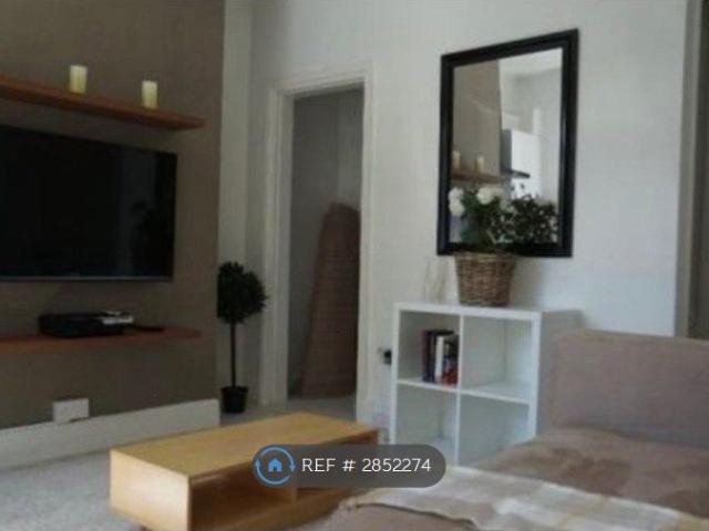 House for rent in Huddersfield, West Yorkshire