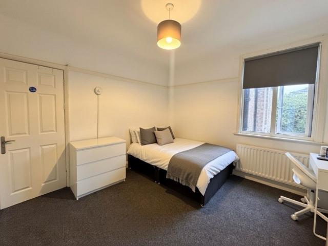 Room for rent in London Borough of Ealing, Greater London