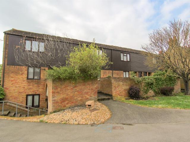 House for rent in London Borough of Hillingdon, Greater London