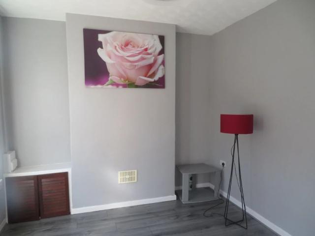 House for rent in Burnedge, Greater Manchester