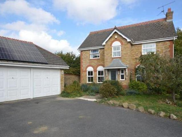 House for sale in Luton