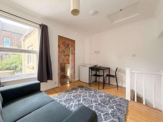 Apartment for rent in Brighton Marina Village, Brighton
