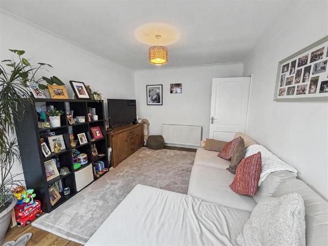 House for rent in Burton and Winkton, Burton