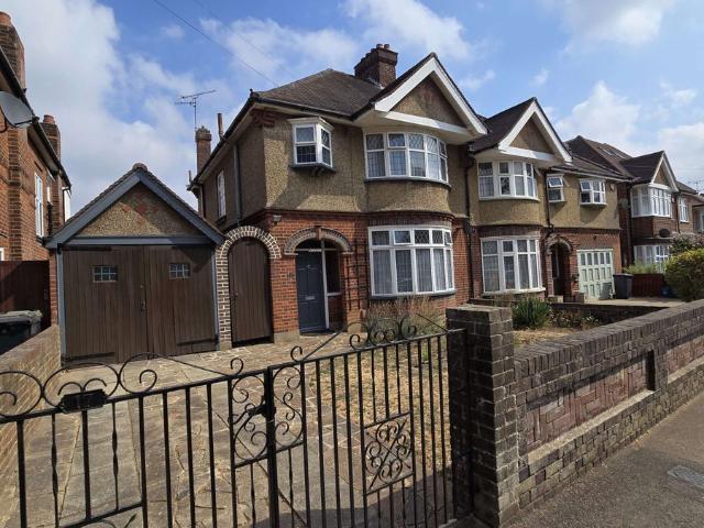 House for rent in Spring Park, Luton