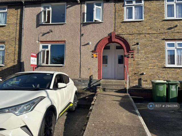 House for rent in Barnes Cray, Greater London
