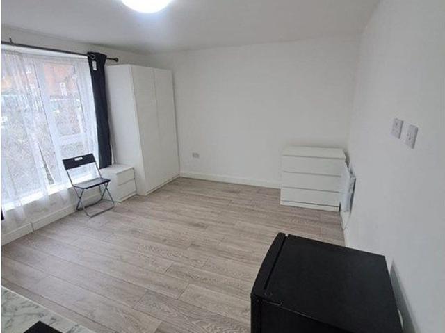 Studio for rent in Debden Green, Epping
