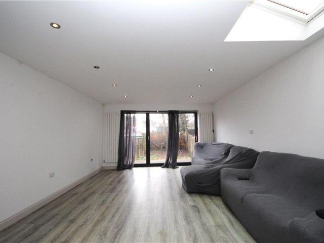 Apartment for rent in London Borough of Croydon, South Norwood