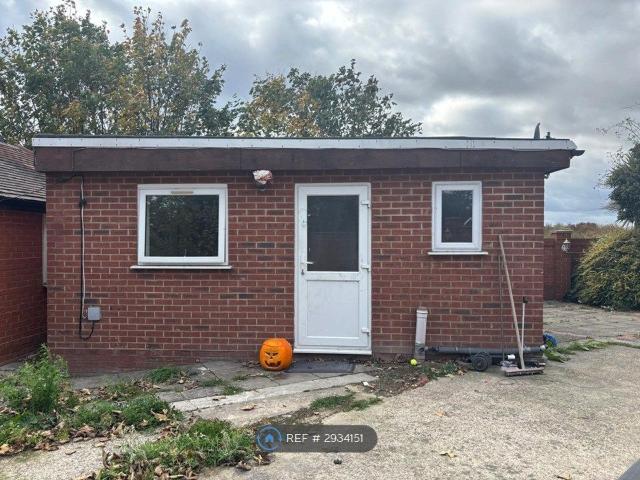 Studio for rent in Purfleet, Essex