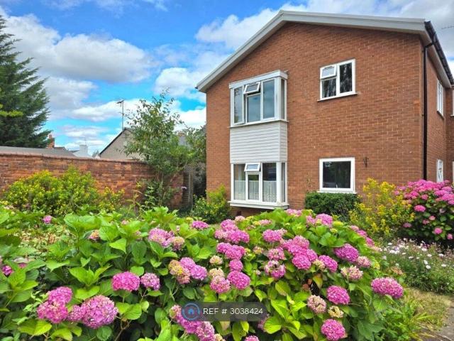House for rent in Green Close, Warwickshire