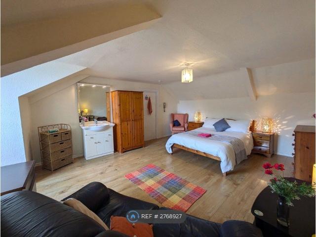 Room for rent in Dumfries, Scotland