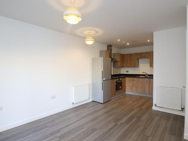 Apartment for rent in London Borough of Croydon, Waddon